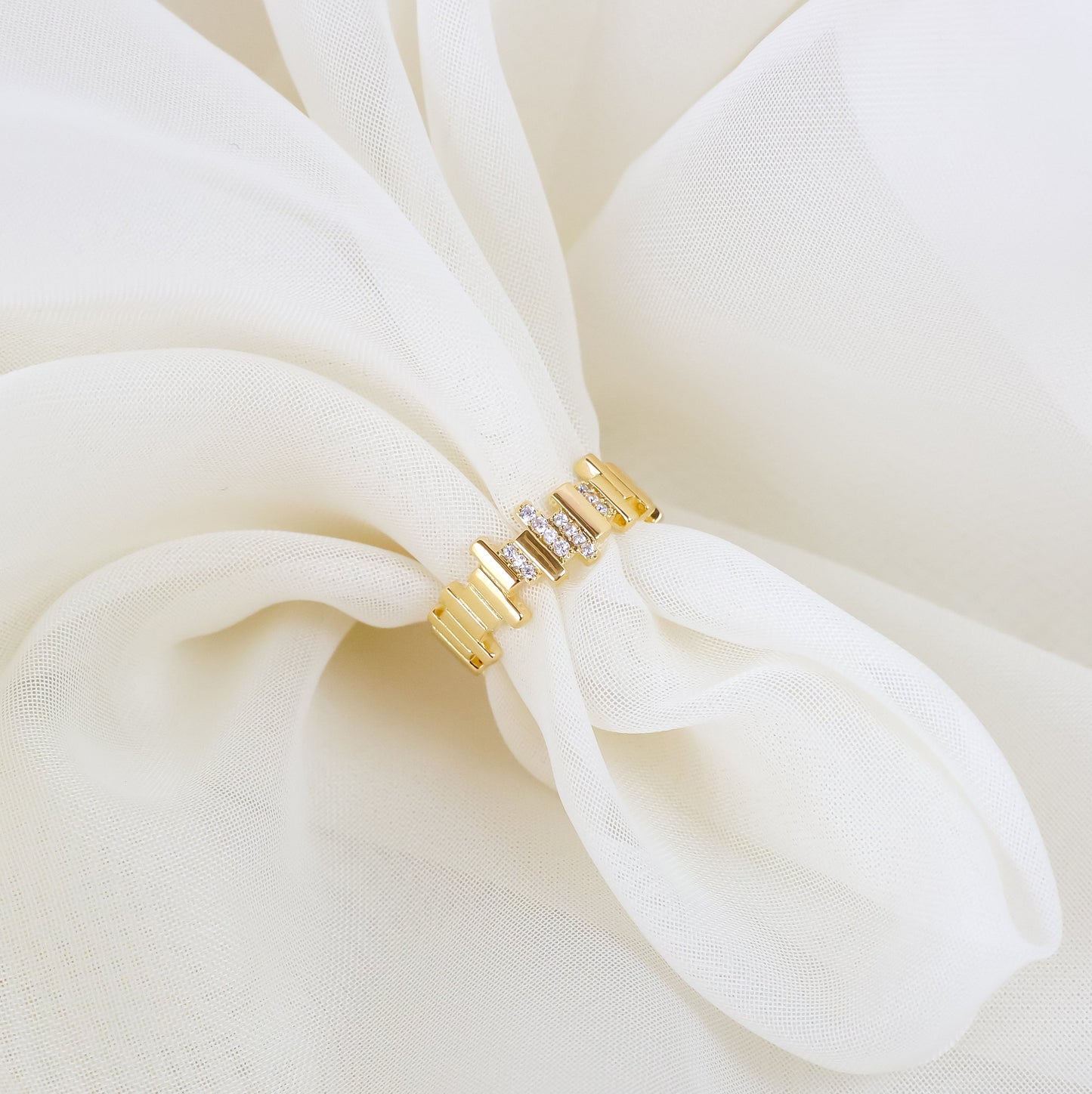 Gold Ariel Ring (Gizelle)