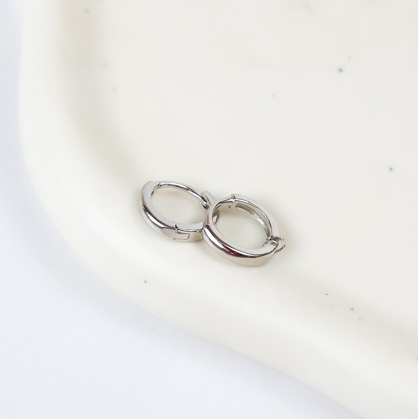 Small Silver Huggies (Gizelle)