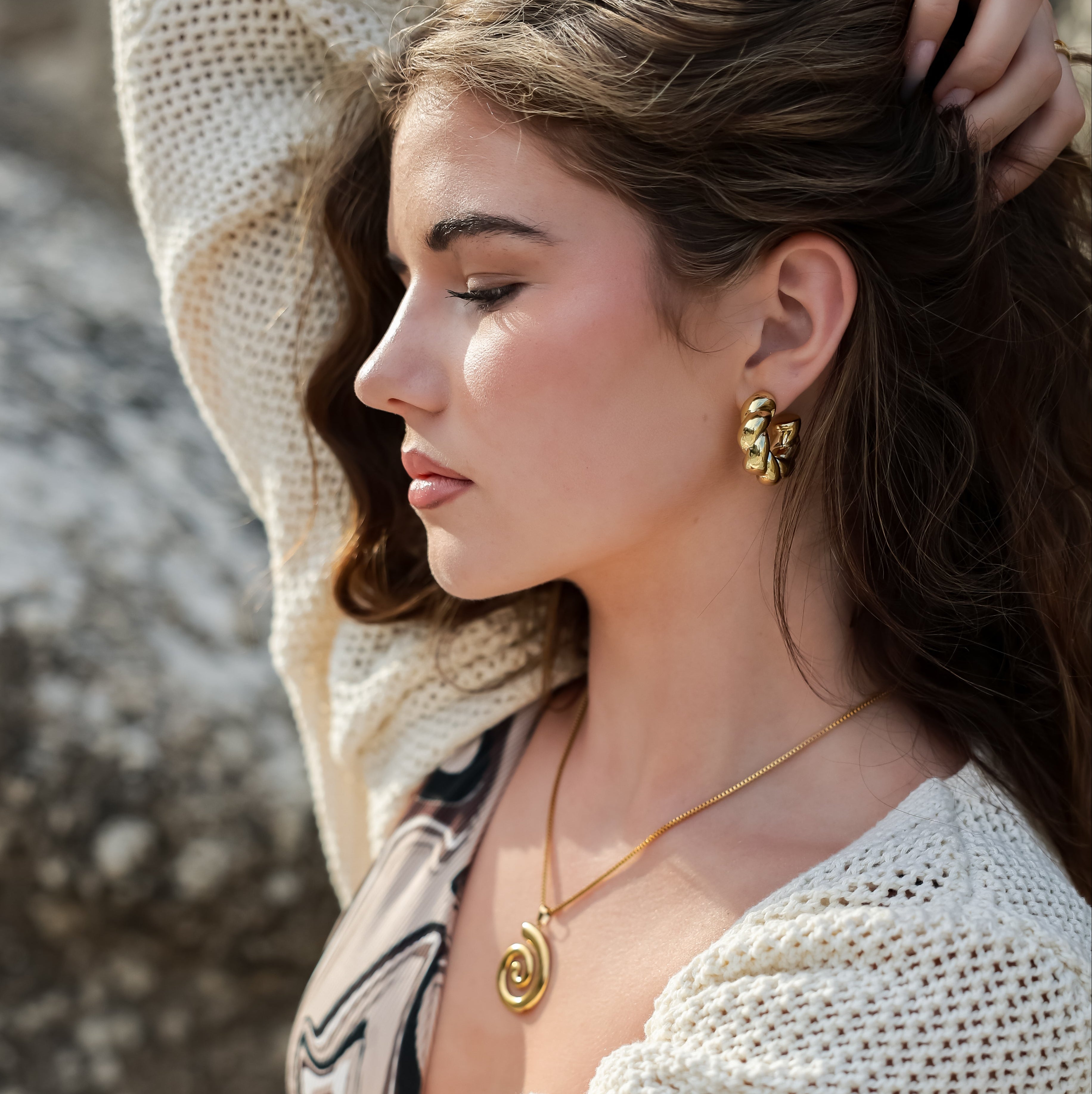 Thick Twist Cuff (Gizelle)