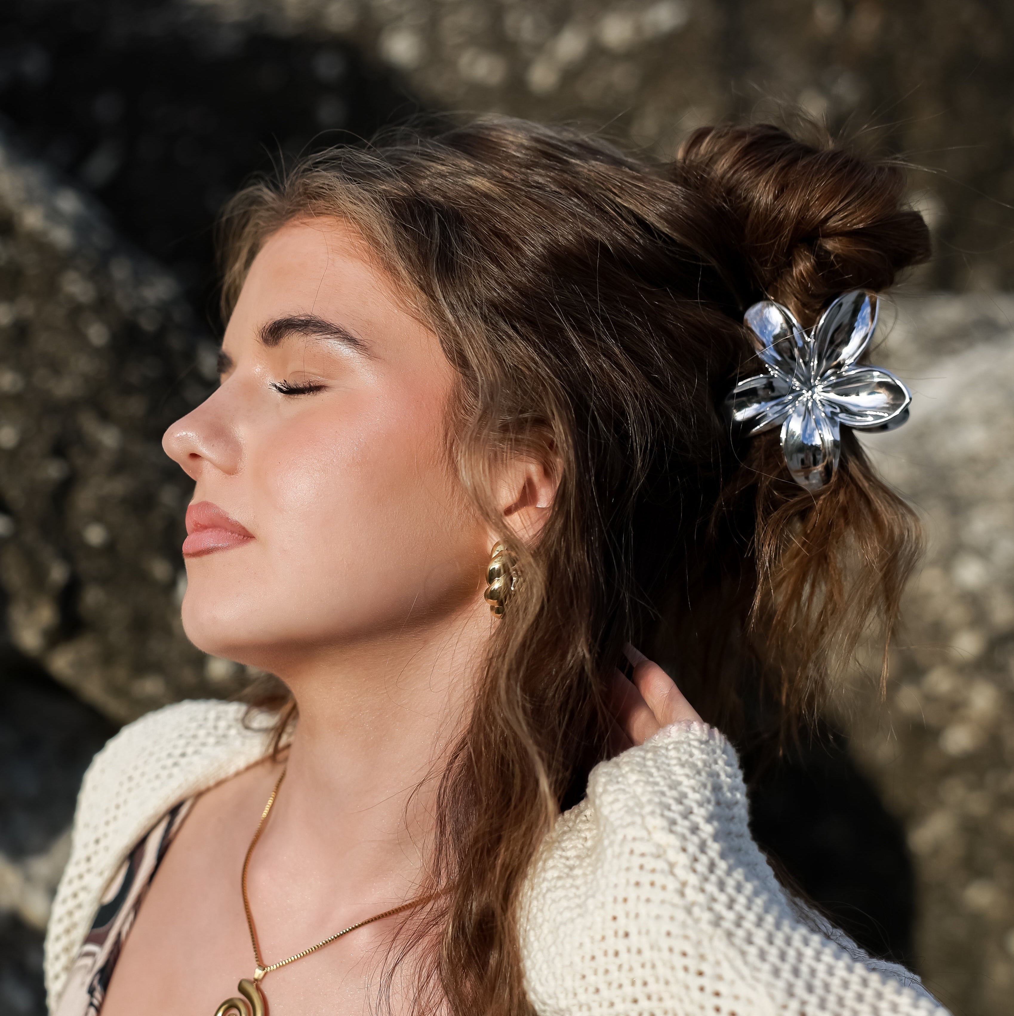 Metallic Flower Clip (Gizelle)