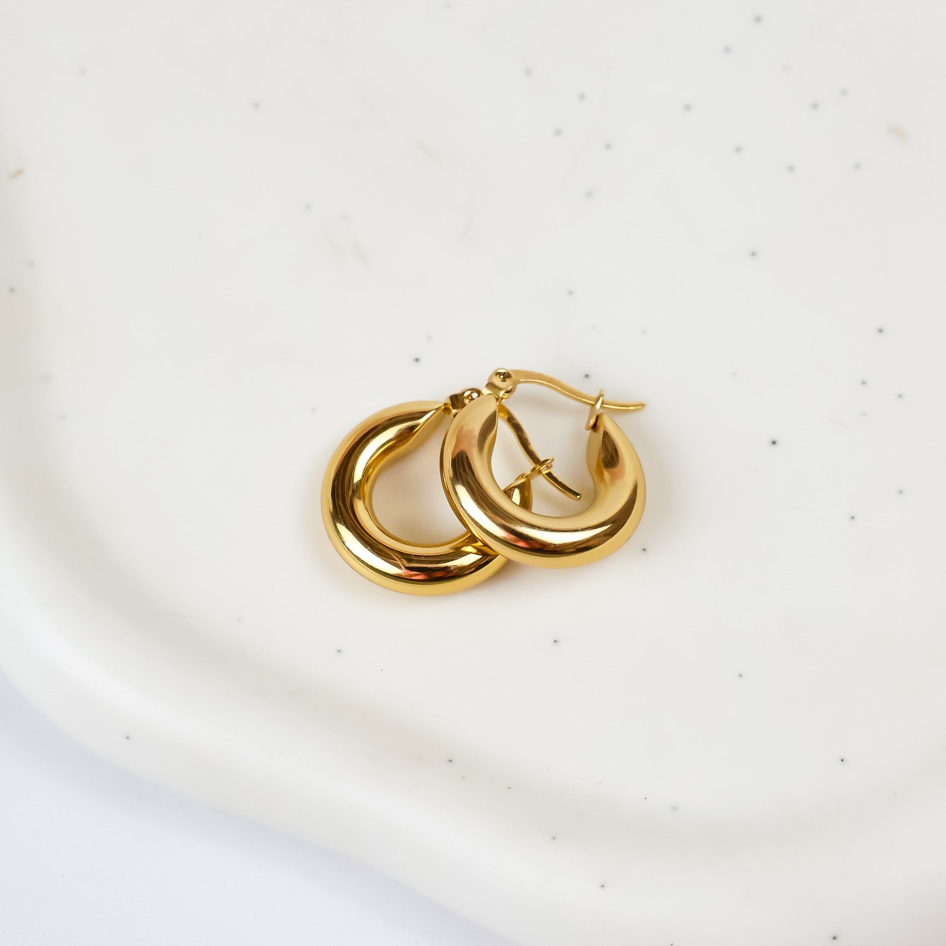 Small Hoops Gold (Gizelle)