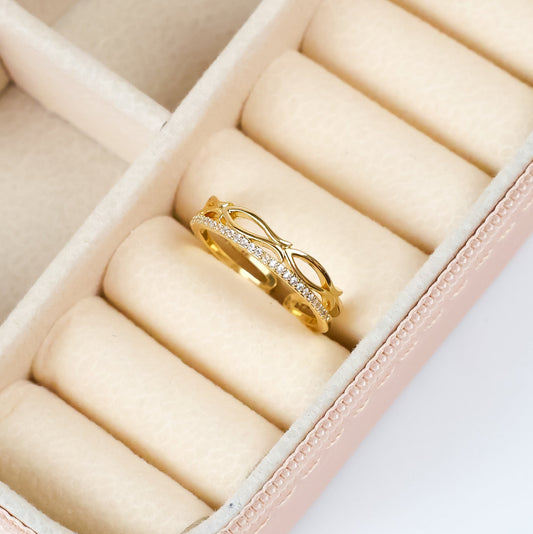 Gold Infinity Ring (Gizelle)