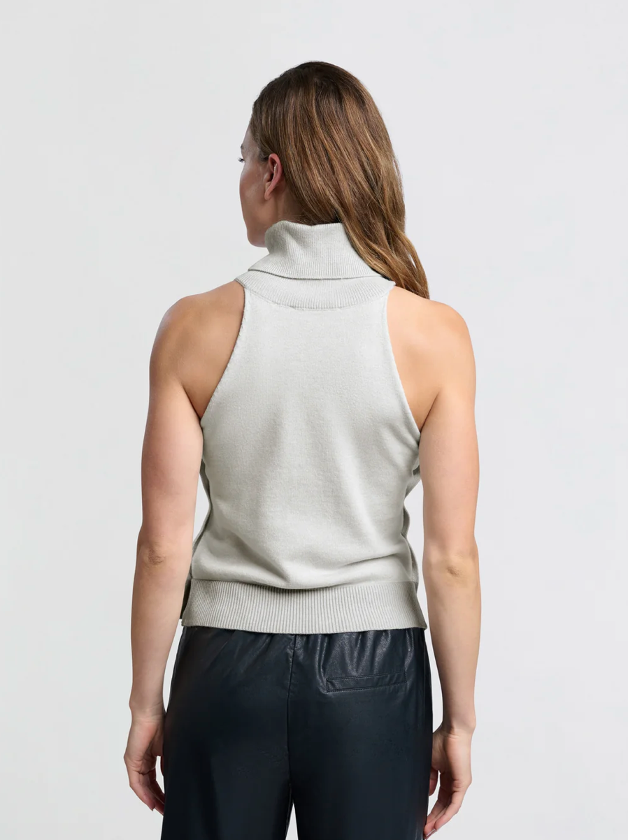 Sleeveless Turtleneck Top (Yaya)