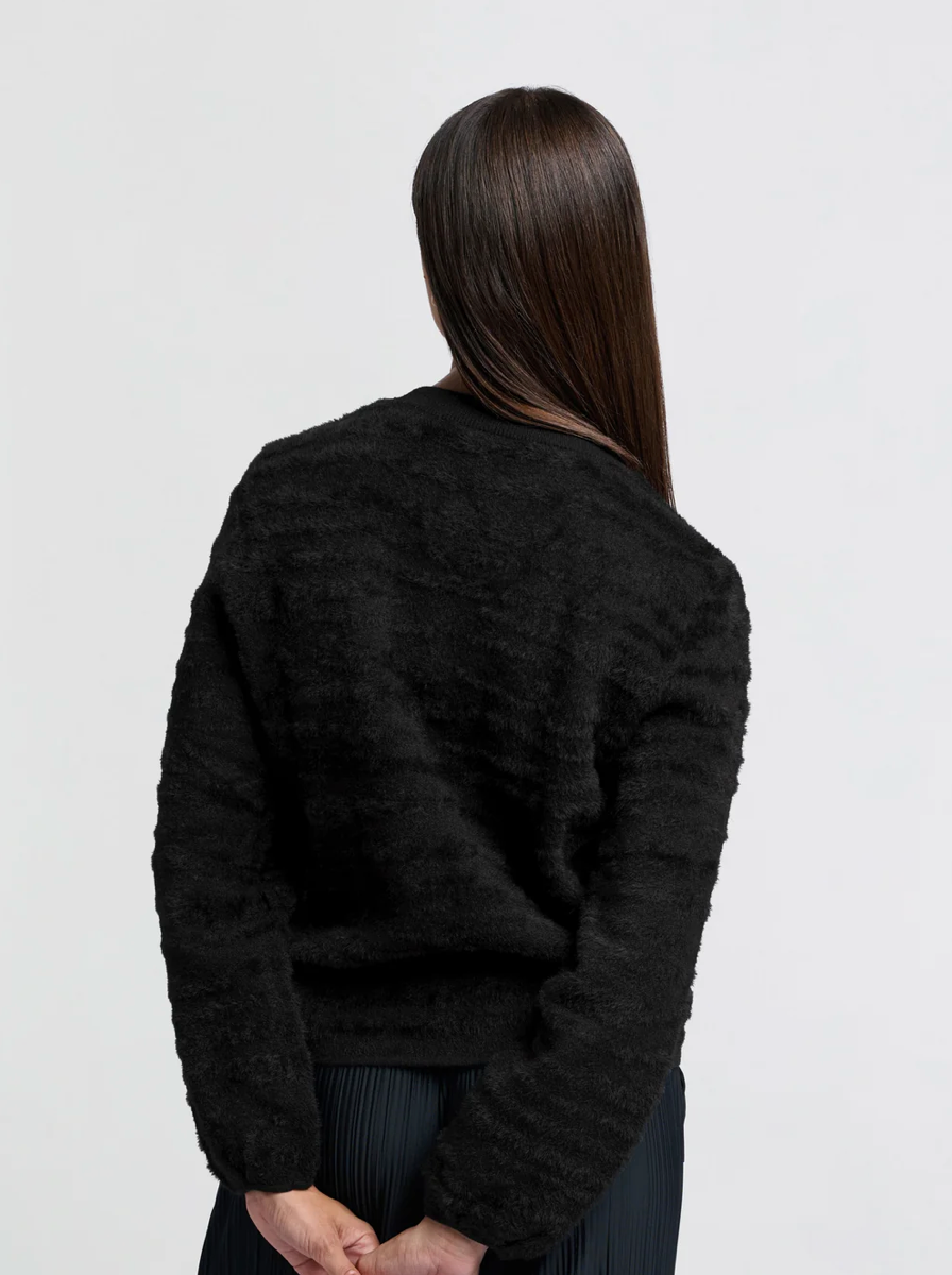 Fluffy Sweater (Yaya)