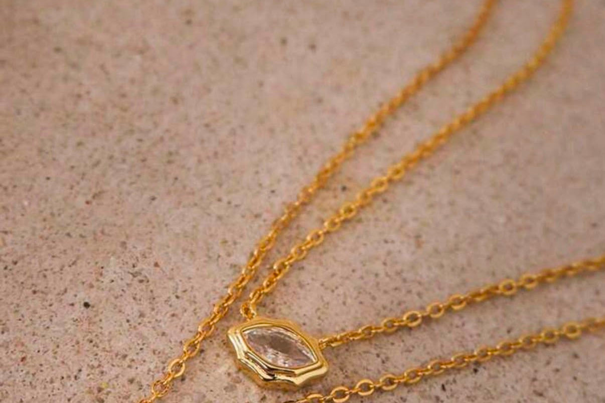 Lip Shape Necklace (Gizelle)