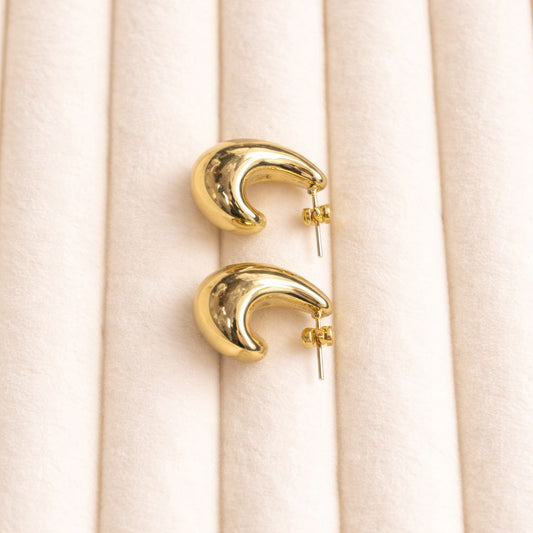 Gold Teardrop Earring (Gizelle)