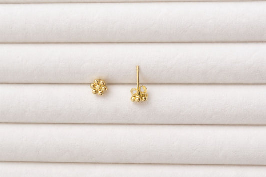 Gold Studs Plain (Gizelle)
